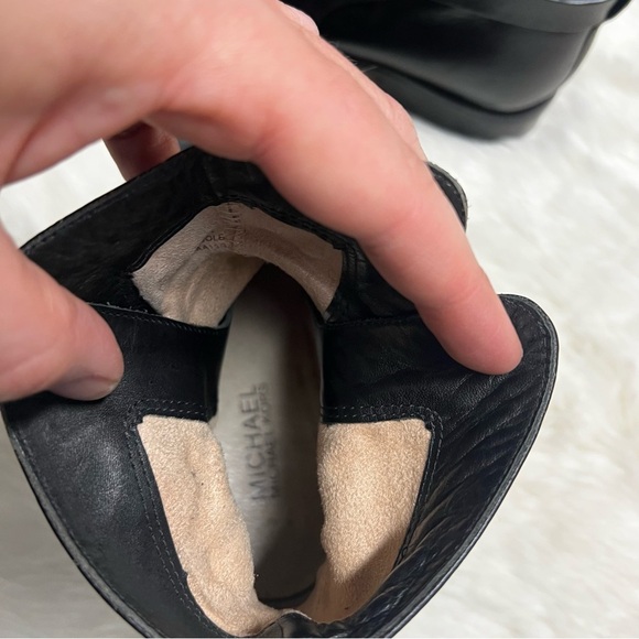 Michael Kors black Arley leather booties‎ with gold detail - Picture 3 of 4